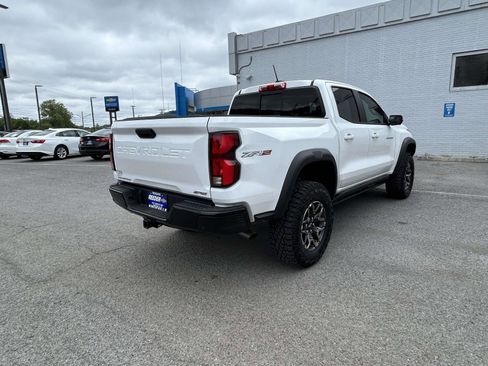 Used 2024 Chevrolet Colorado ZR2 w/ ZR2 Convenience Package III AWD/4WD image 3