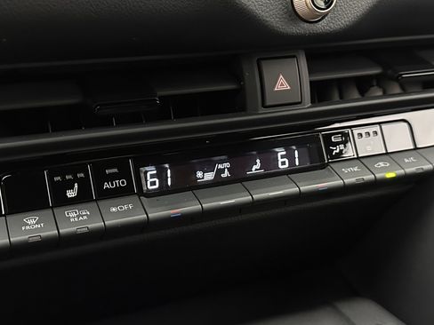 Used 2023 Toyota Crown XLE image 17