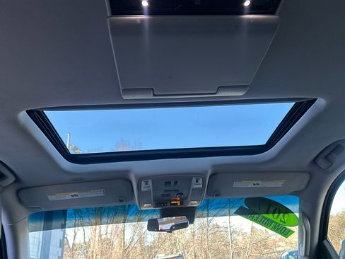 Used 2017 Cadillac Escalade Premium Luxury image 13