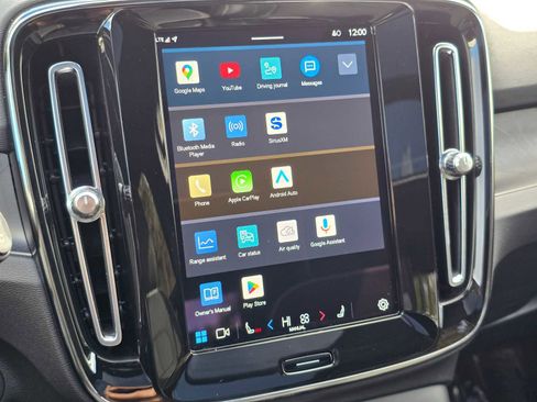 Used 2023 Volvo XC40 Recharge Plus image 26