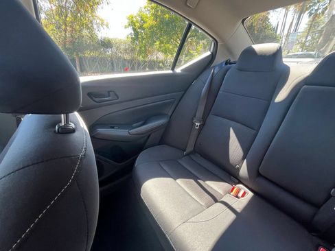 Used 2025 Nissan Altima 2.5 SV FWD image 39