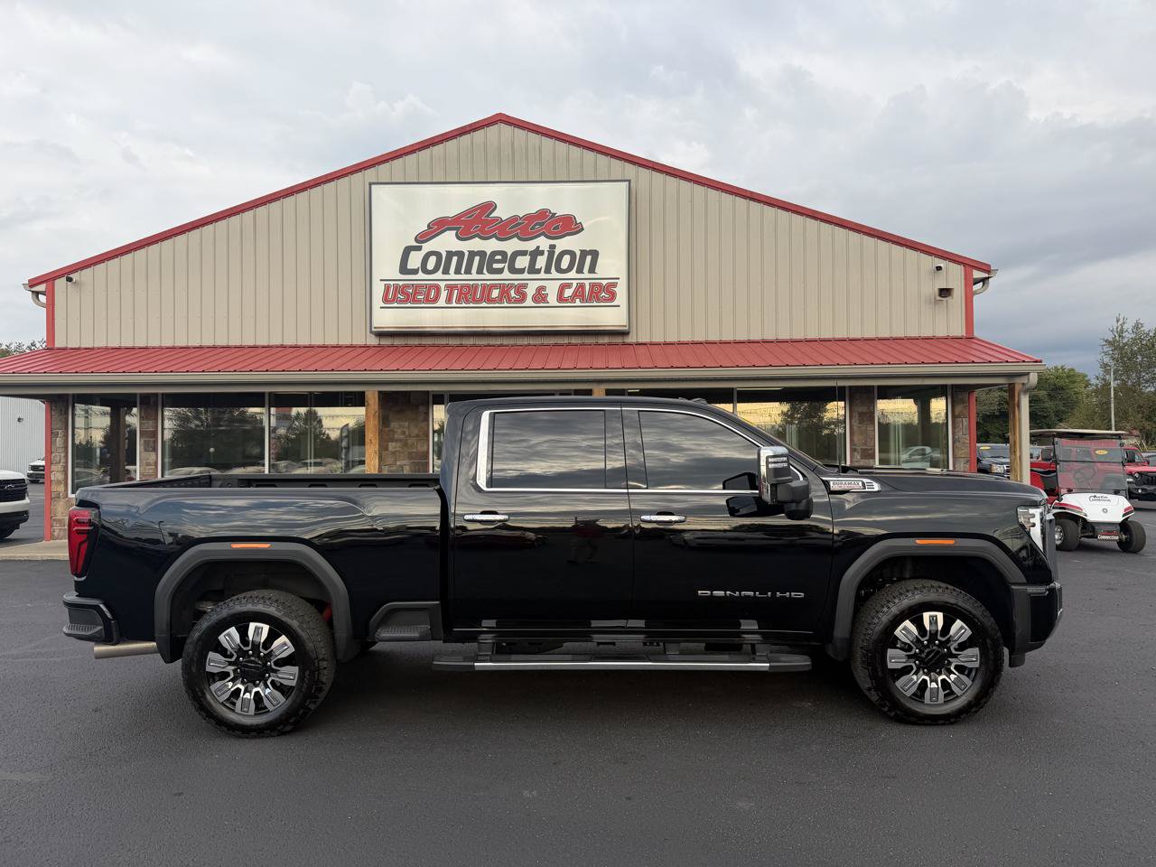 Used 2026 GMC Sierra 2500 Denali w/ Denali Reserve Package AWD/4WD image 3