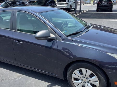 Used 2014 Chevrolet Cruze LS FWD image 4
