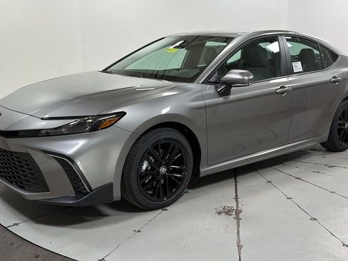 New 2026 Toyota Camry SE image 1