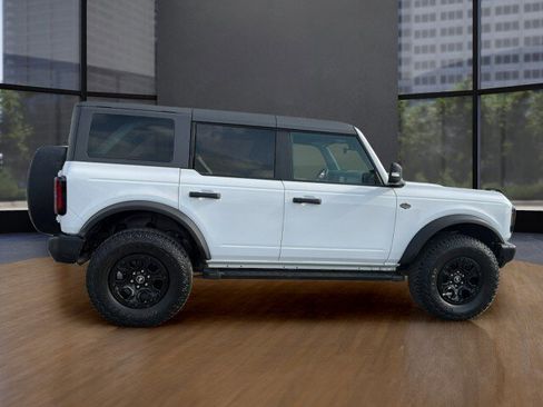 Used 2023 Ford Bronco Wildtrak image 17