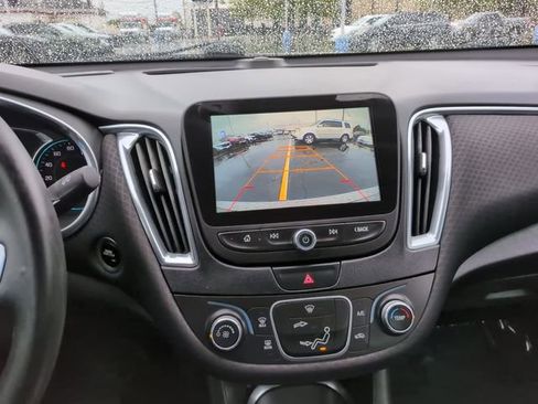 Used 2017 Chevrolet Malibu LT w/ Driver Confidence Package FWD image 27