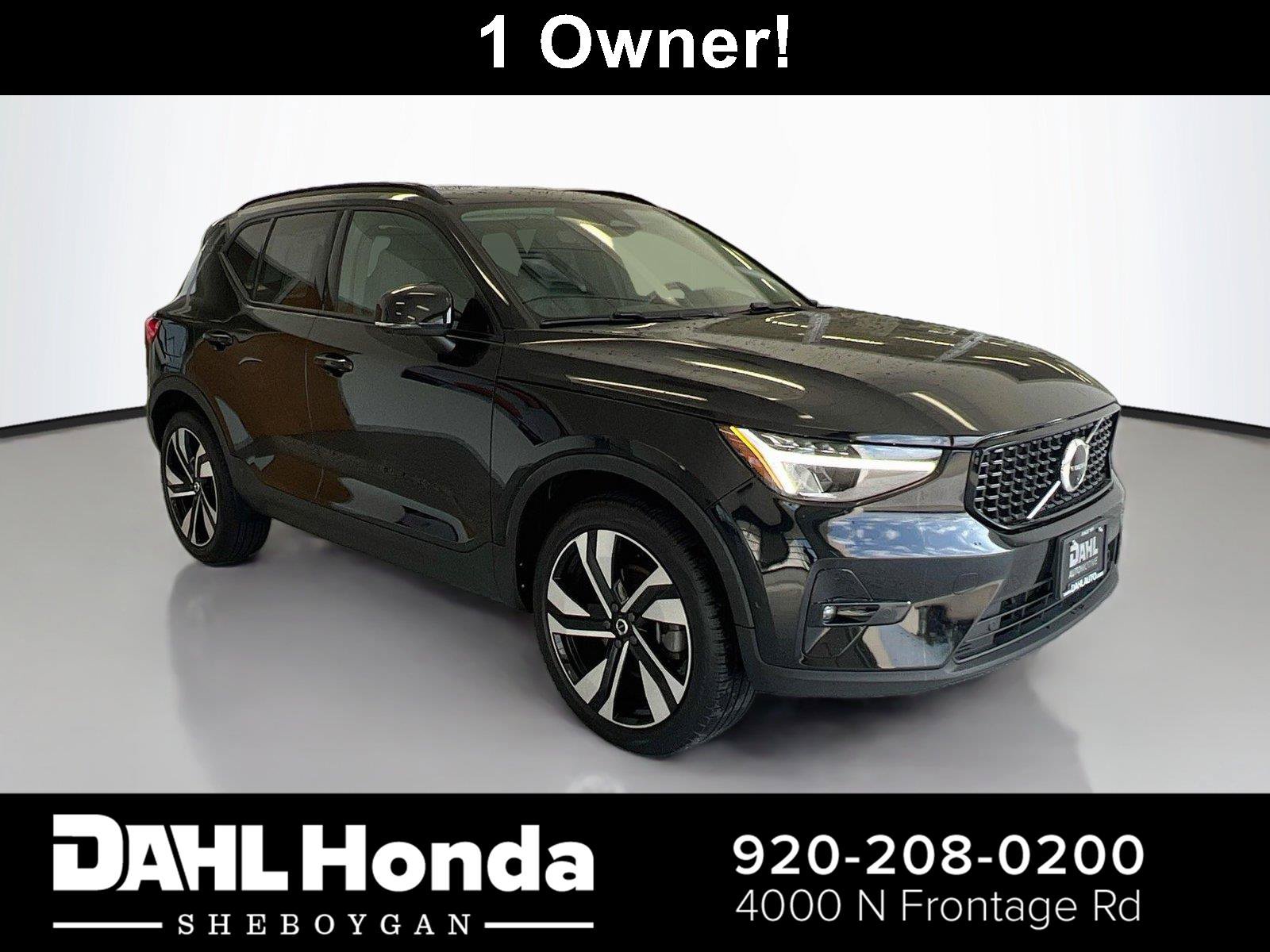 Used 2023 Volvo XC40 B5 Ultimate w/ Protection Package Premier AWD/4WD image 1