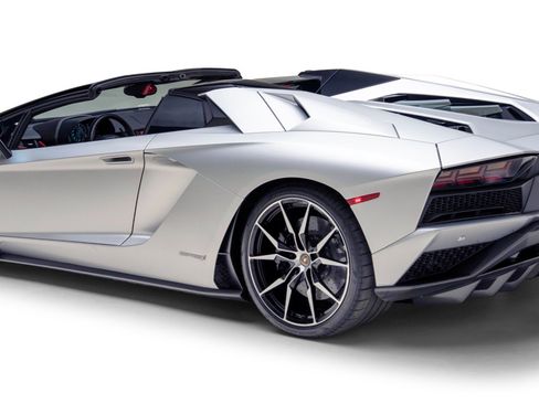 Used 2018 Lamborghini Aventador S AWD/4WD image 48