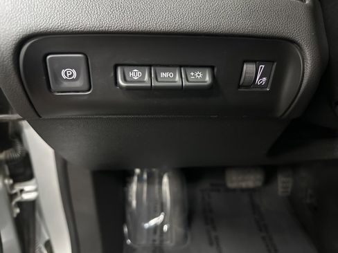 Used 2022 Buick Enclave Premium image 38