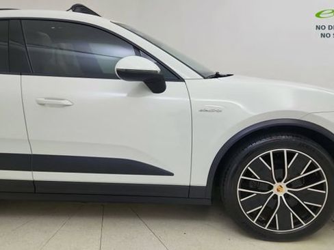 Used 2025 Porsche Macan Electric RWD image 7