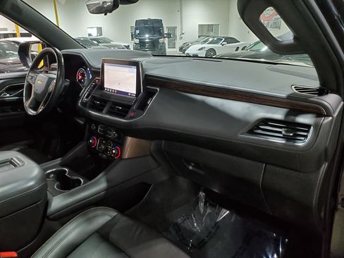 Used 2021 Chevrolet Tahoe High Country RWD image 14