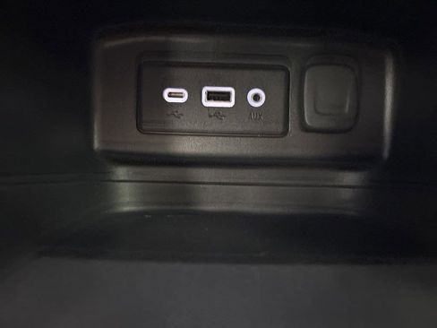 Used 2021 Chevrolet Equinox LT image 33