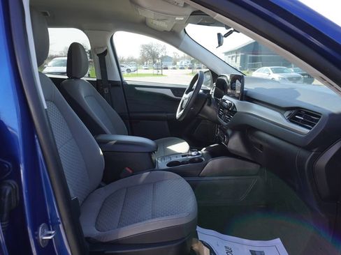 Used 2022 Ford Escape SE image 8