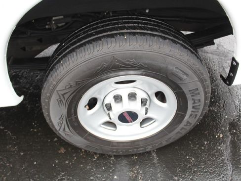 Used 2022 GMC Savana 2500 image 35