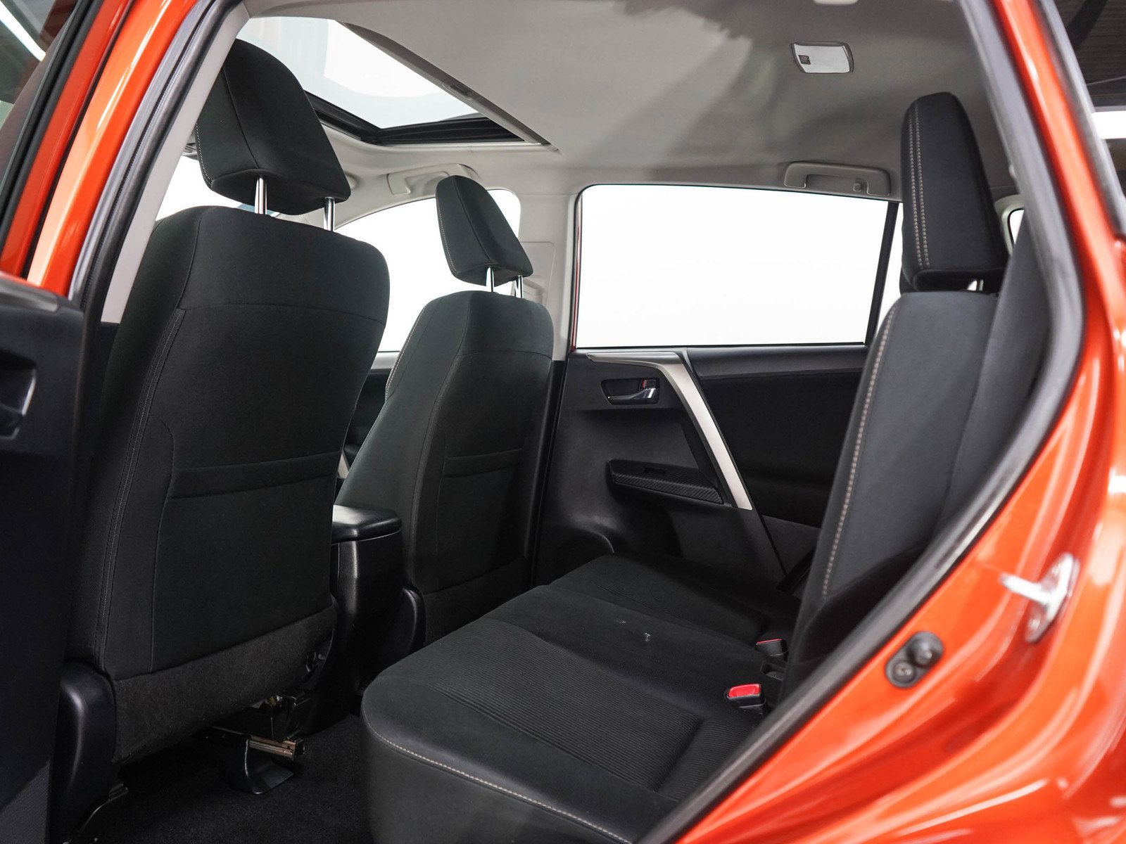 Used 2015 Toyota RAV4 XLE AWD/4WD image 18