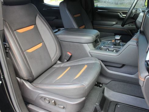 Used 2024 GMC Sierra 1500 AT4 w/ Technology Package AWD/4WD image 24