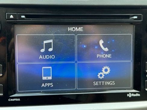 Used 2017 Subaru Crosstrek 2.0i Premium w/ Moonroof Package AWD/4WD image 3