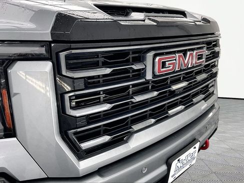 Used 2024 GMC Sierra 3500 AT4 w/ Technology Package AWD/4WD image 29