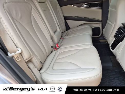 Used 2020 Lincoln Nautilus Reserve AWD/4WD image 26