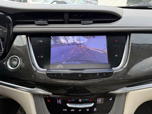 Used 2020 Cadillac XT6 Premium Luxury image 11