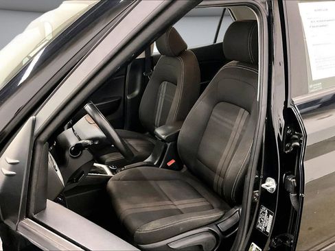 Used 2023 Hyundai Venue SEL FWD image 21