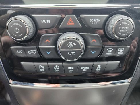 Used 2020 Jeep Grand Cherokee Limited image 24