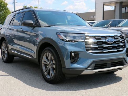 New 2026 Ford Explorer Active AWD/4WD image 4