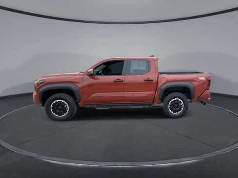 Certified 2025 Toyota Tacoma TRD Off-Road AWD/4WD image 5