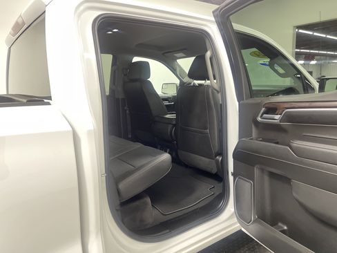 Used 2024 GMC Sierra 1500 SLT image 19