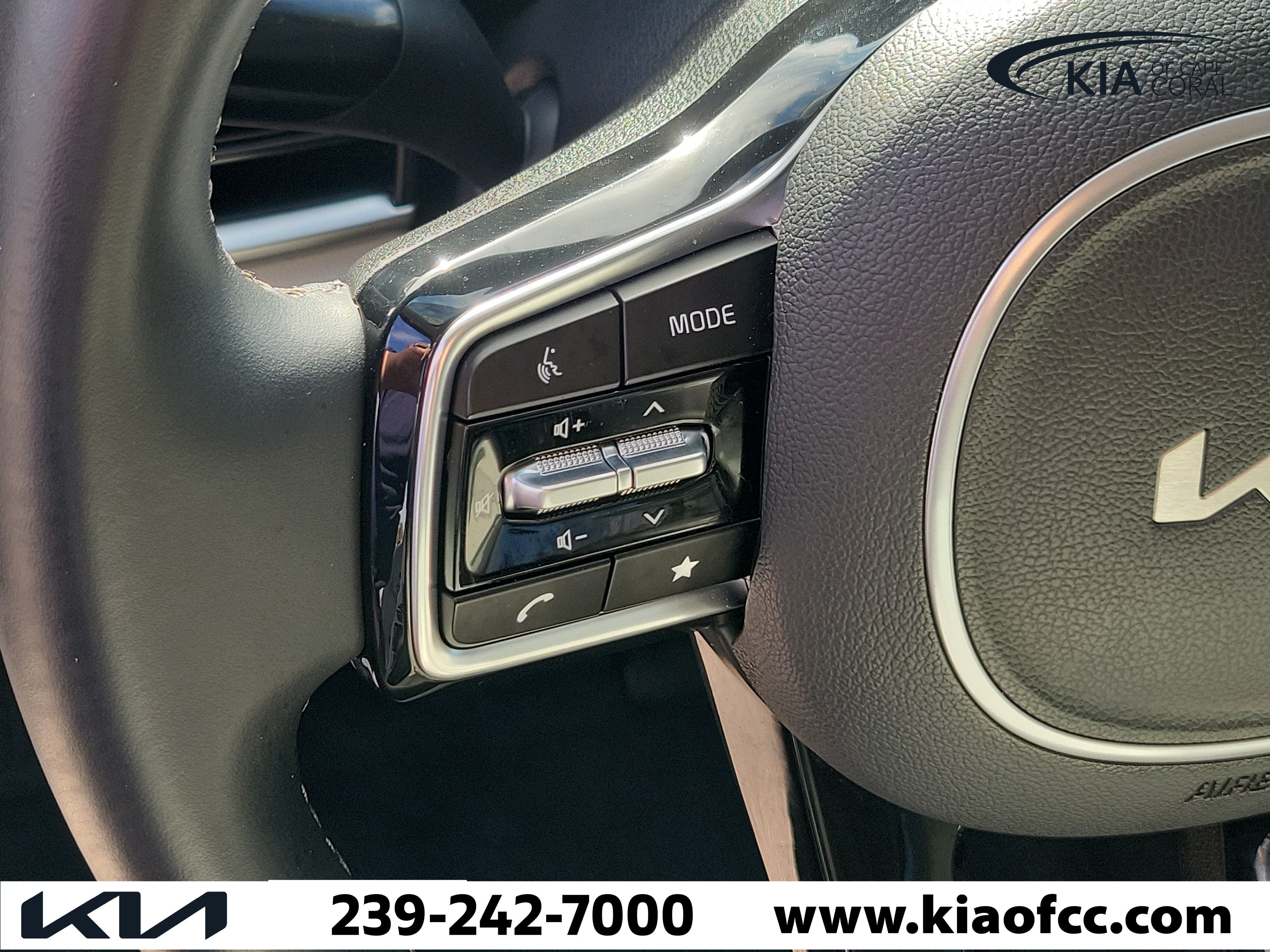 Certified 2025 Kia Sorento S w/ Panoramic Sunroof Package FWD image 25