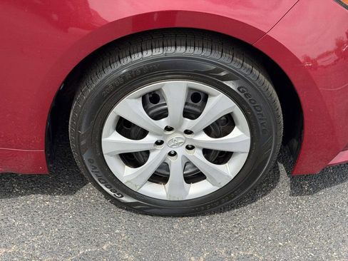 Used 2022 Toyota Corolla LE FWD image 24