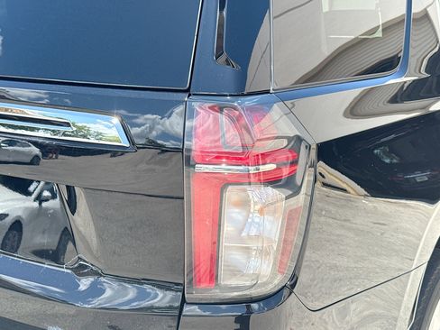 Used 2022 Chevrolet Tahoe LT w/ Luxury Package RWD image 25