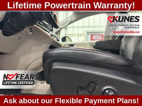 Used 2024 Chrysler Pacifica Touring-L image 23