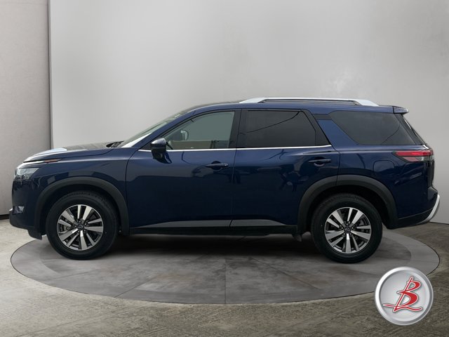 Used 2025 Nissan Pathfinder SL AWD/4WD image 4