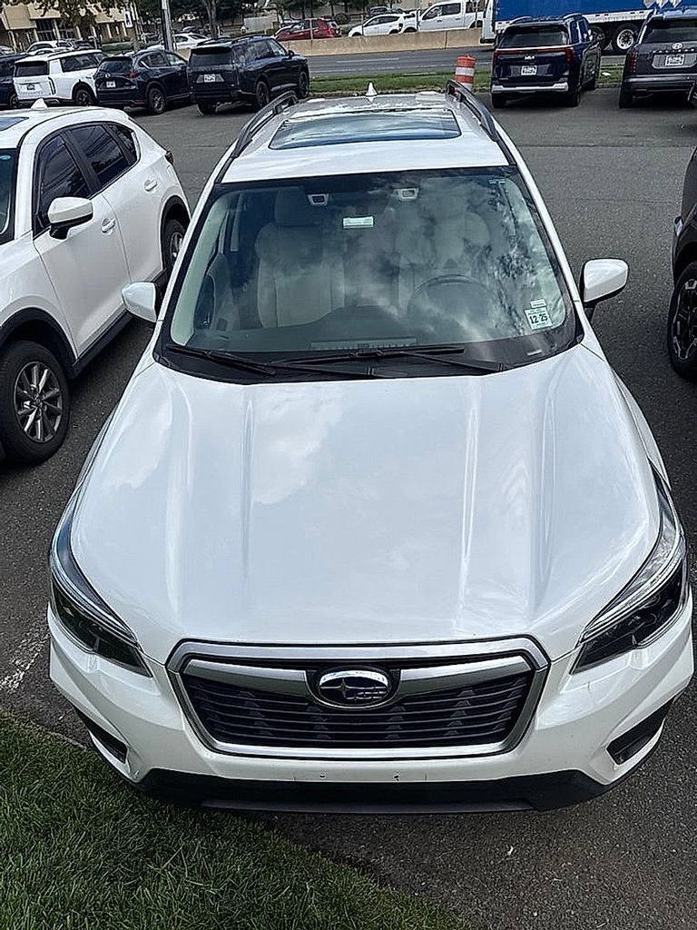 Used 2021 Subaru Forester Premium AWD/4WD image 2