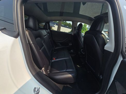 Used 2023 Tesla Model Y Long Range AWD/4WD image 12