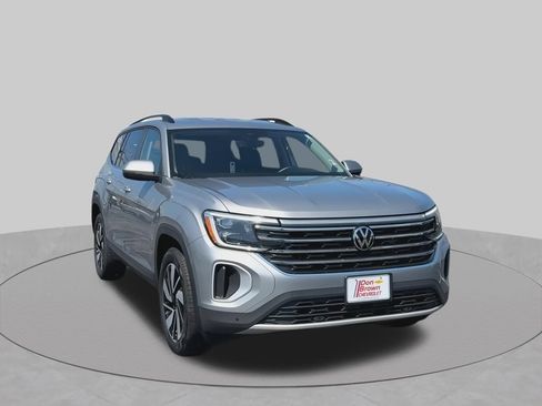 Used 2026 Volkswagen Atlas SE AWD/4WD image 3