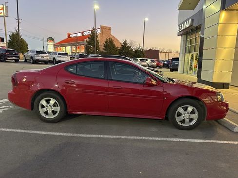 Used 2008 Pontiac Grand Prix w/ Premium Package image 6