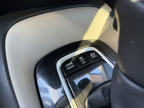 Used 2020 Toyota Corolla LE image 26