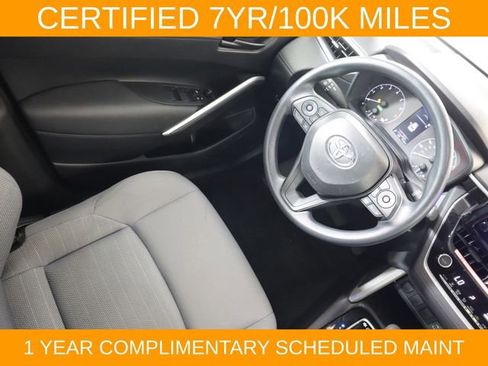 Used 2025 Toyota Corolla Cross AWD Hybrid image 17