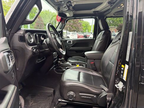 Used 2020 Jeep Wrangler Unlimited Sahara AWD/4WD image 14