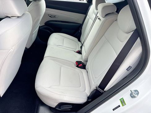 Certified 2025 Hyundai Tucson SE image 22