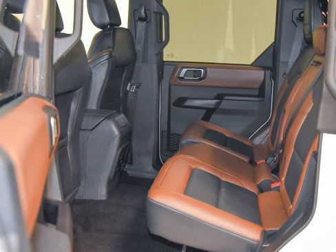 Used 2024 Ford Bronco Outer Banks image 4