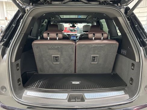 Used 2023 Cadillac XT6 Premium Luxury w/ Technology Package AWD/4WD image 32