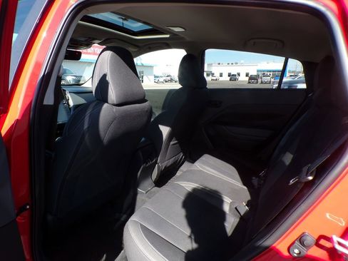 Used 2025 Subaru Crosstrek 2.0i Premium AWD/4WD image 19
