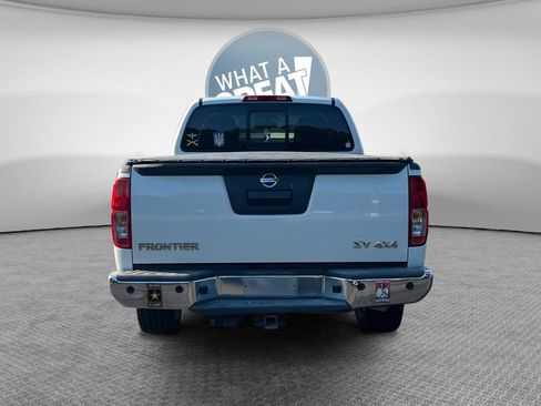 Used 2016 Nissan Frontier SV w/ SV Value Truck Package AWD/4WD image 4