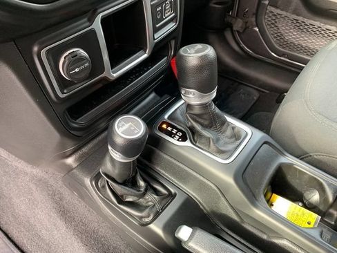 Used 2021 Jeep Wrangler Sport AWD/4WD image 20