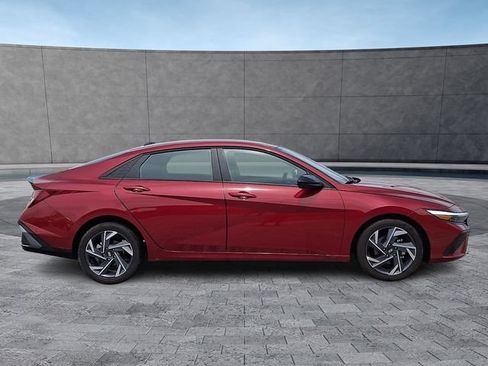 Certified 2025 Hyundai Elantra Sport FWD image 12