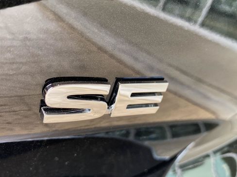 New 2026 Mitsubishi Outlander SE FWD image 9