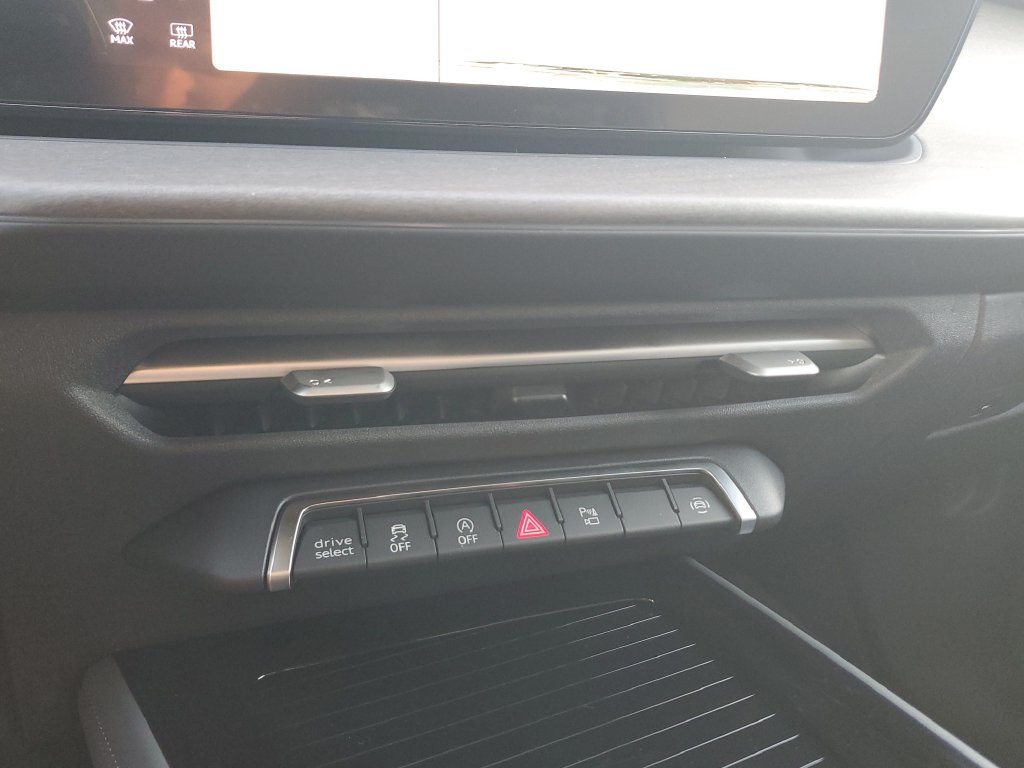 New 2026 Audi Q3 quattro 2.0T AWD/4WD image 29